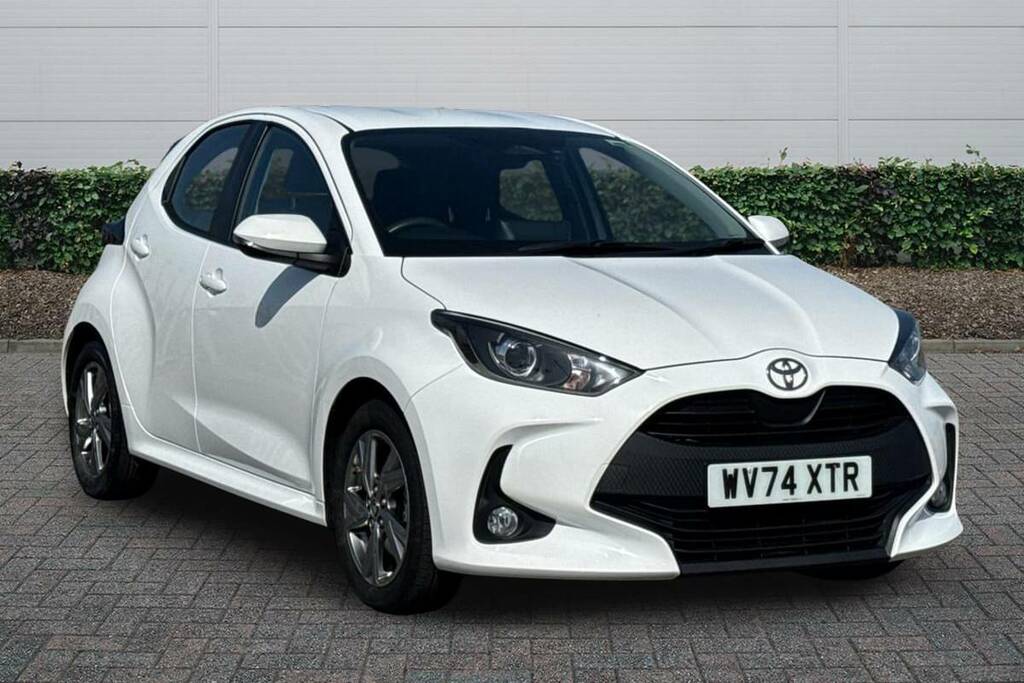 Toyota Yaris 1.5 Hybrid Icon Cvt White
