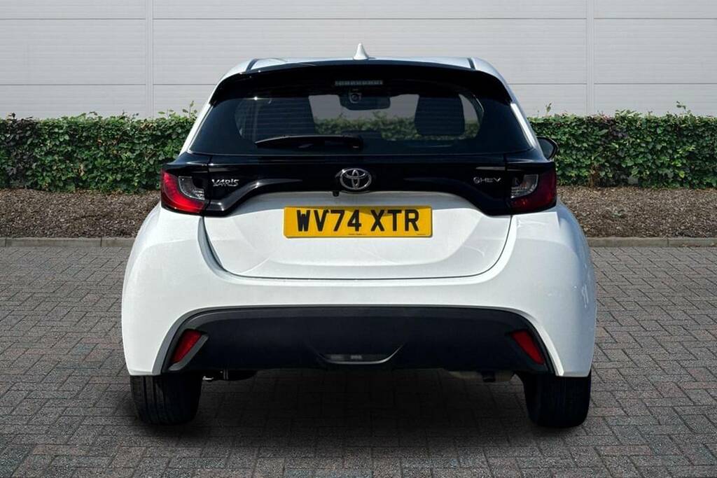 Toyota Yaris 1.5 Hybrid Icon Cvt WV74XTR White #4