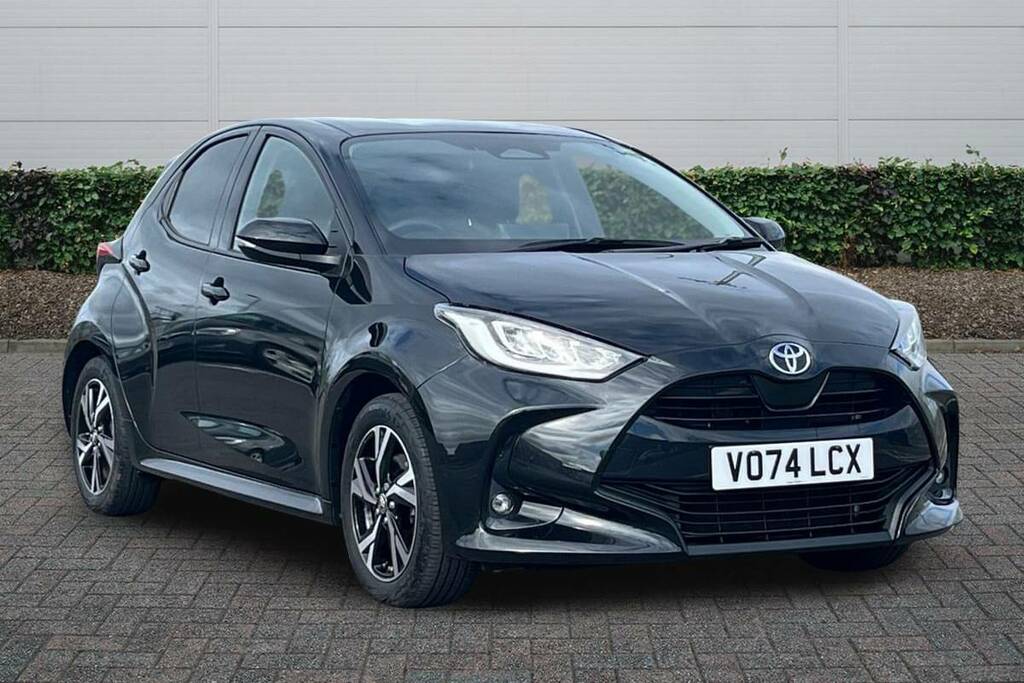 Toyota Yaris 1.5 Hybrid Design Cvt Black