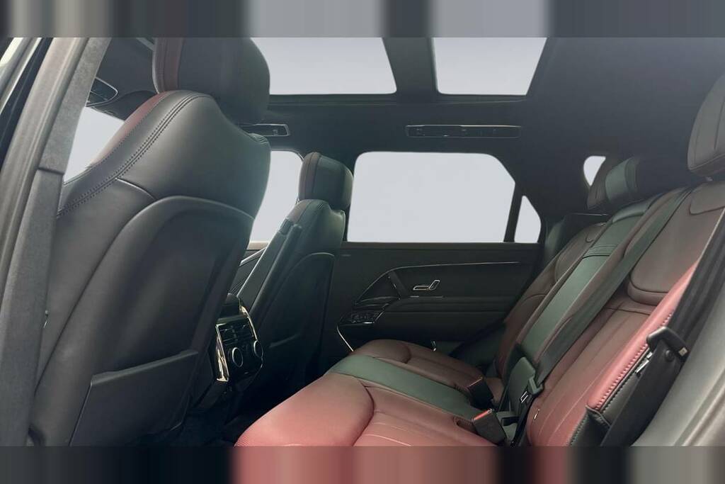 Land Rover Range Rover Sport 3.0 D300 VN23HBD Black #4