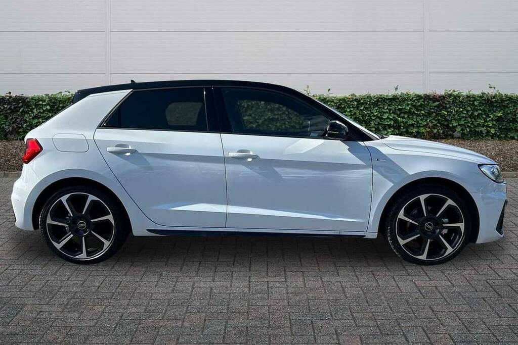 Audi A1 35 Tfsi Black Edition S Tronic VO26WTF White #4