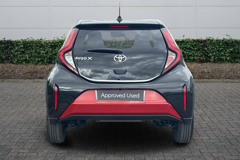 Toyota Aygo X 1.0 Vvt-i Edge BJ25CAX Red #5