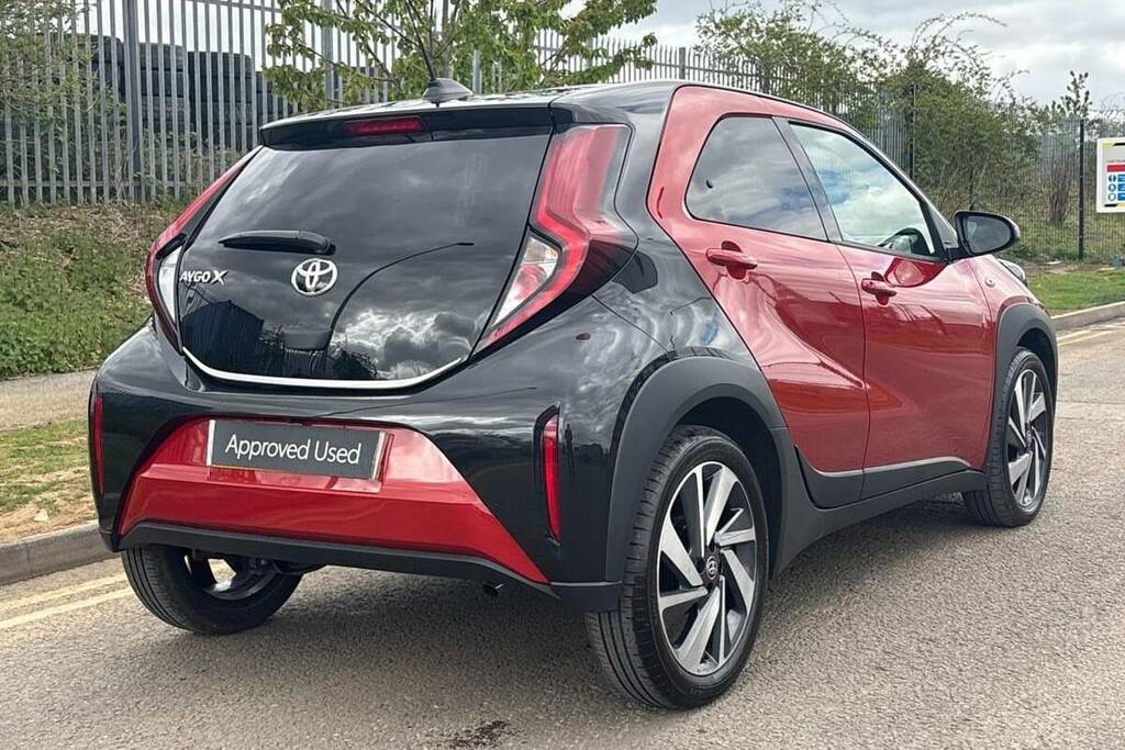Toyota Aygo X 1.0 Vvt-i Edge BJ25CAX Red #6