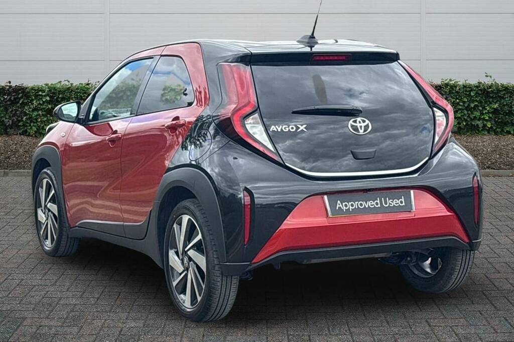 Toyota Aygo X 1.0 Vvt-i Edge BJ25CAX Red #3