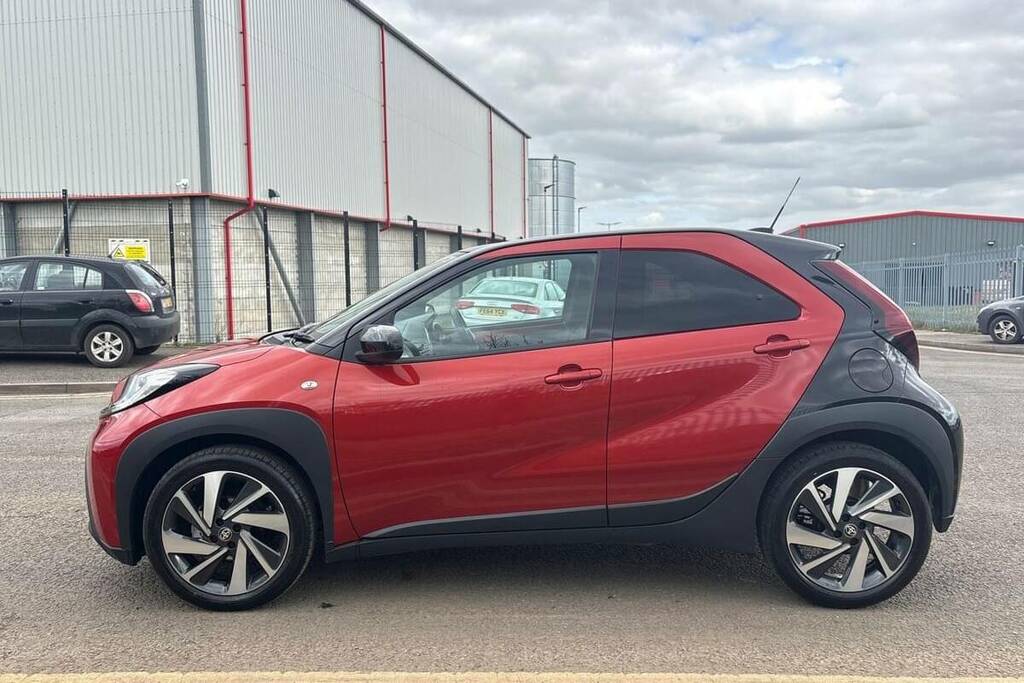 Toyota Aygo X 1.0 Vvt-i Edge BJ25CAX Red #4