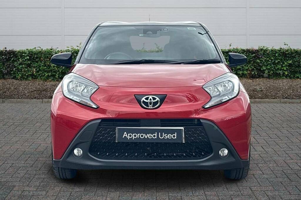 Toyota Aygo X 1.0 Vvt-i Edge Red