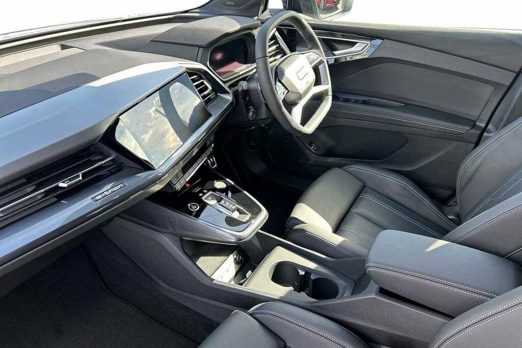 Audi Q4 E Tron 150Kw 40 63Kwh Black Edition VX26XFV Silver #2