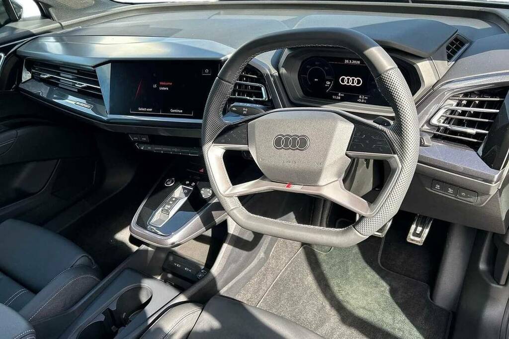 Audi Q4 E Tron 150Kw 40 63Kwh Black Edition VX26XFV Silver #6