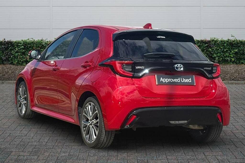 Toyota Yaris 1.5 Hybrid Excel Cvt FM22EAK Red #3
