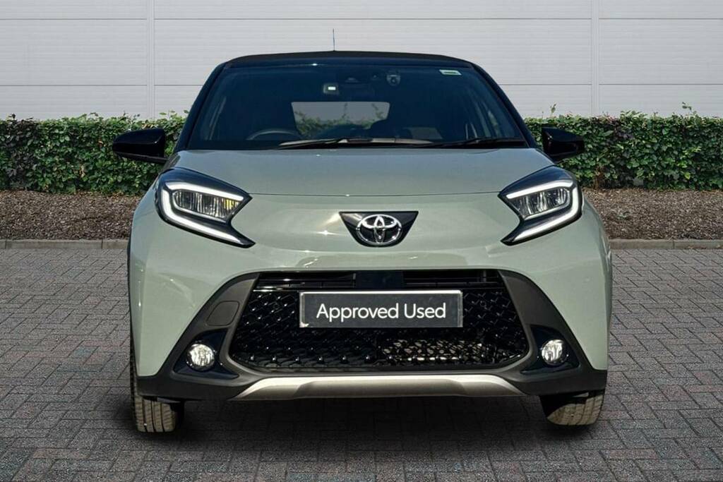 Toyota Aygo X 1.0 Vvt-i Exclusive BA74LDU Green #3