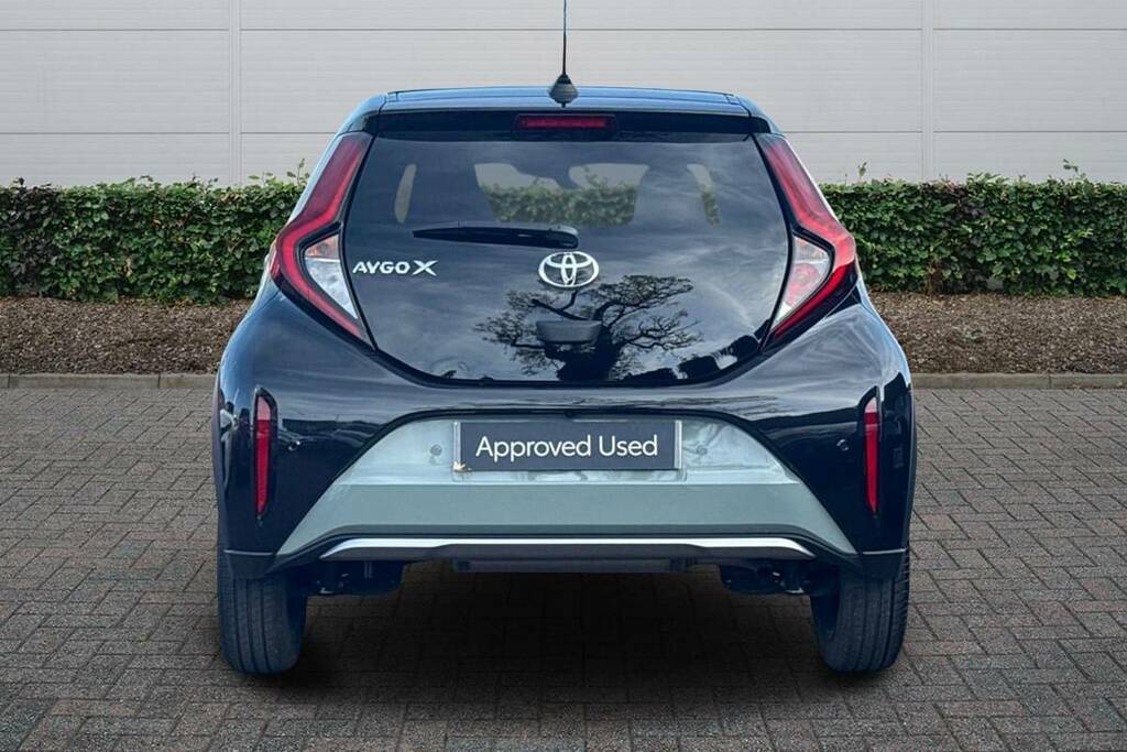 Toyota Aygo X 1.0 Vvt-i Exclusive BA74LDU Green #4