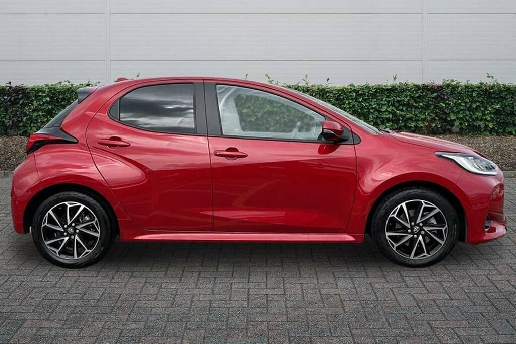 Toyota Yaris 1.5 Hybrid Design Cvt BW73DJU Red #5