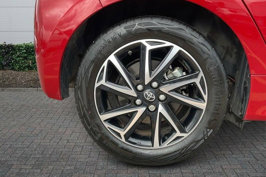 Toyota Yaris 1.5 Hybrid Design Cvt BW73DJU Red #6