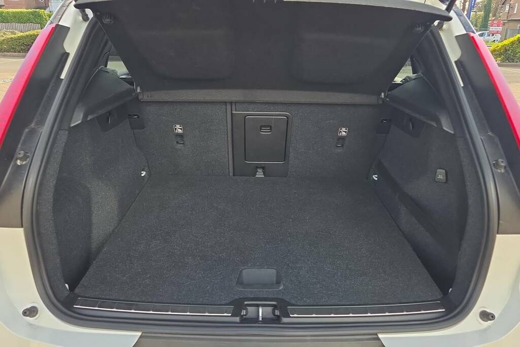 Volvo XC40 2.0 T4 R Design Awd Geartronic WF69EXR Silver #2