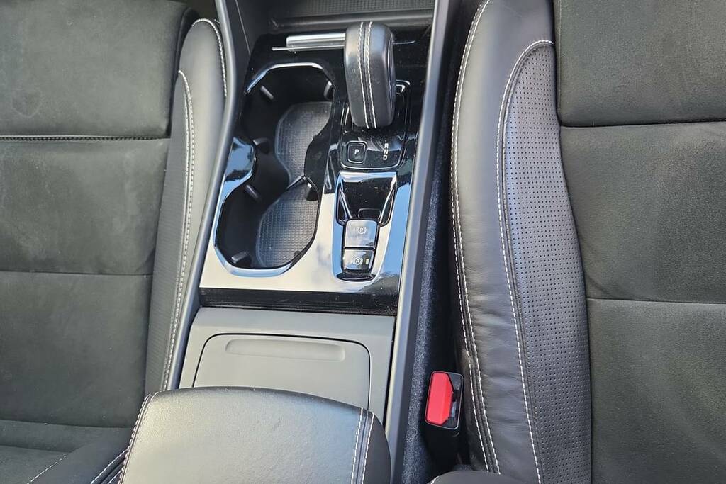Volvo XC40 2.0 T4 R Design Awd Geartronic WF69EXR Silver #6