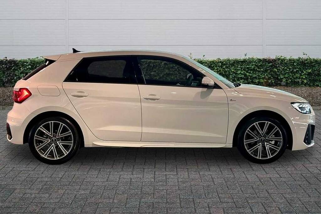 Audi A1 30 Tfsi S Line S Tronic BV26AWU White #4