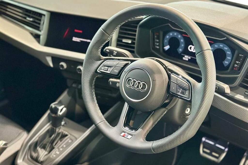 Audi A1 30 Tfsi S Line S Tronic BV26AWU White #6