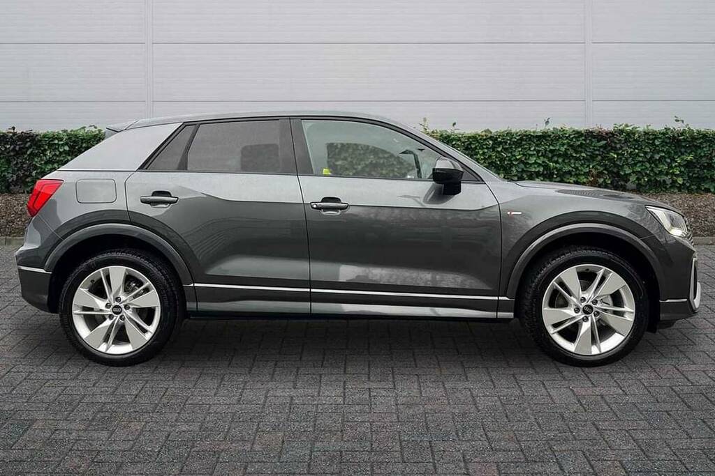 Audi Q2 35 Tfsi S Line S Tronic BN26UBF Grey #4