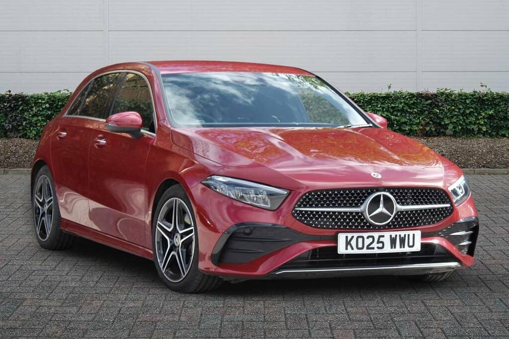 Mercedes-Benz A Class A180 Amg Line Executive Red