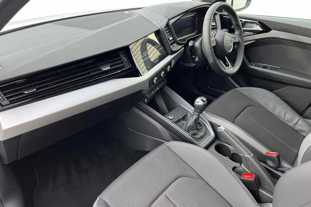 Audi A1 25 Tfsi S Line BP23KYF White #2