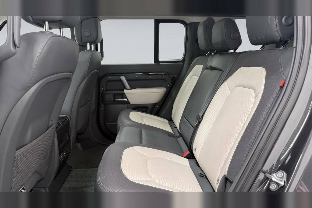 Land Rover Defender 110 3.0 D300 X-dynamic Hse 110 BV24JZC Grey #4