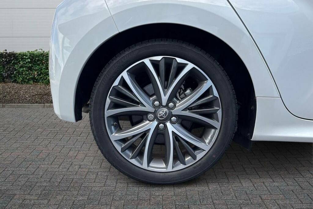 Toyota Yaris 1.5 Hybrid Excel Cvt FR23EVK White #5