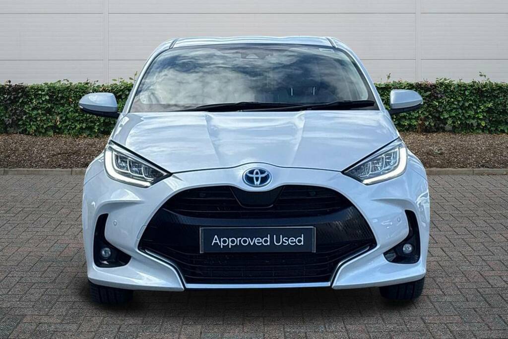 Toyota Yaris 1.5 Hybrid Excel Cvt FR23EVK White #2