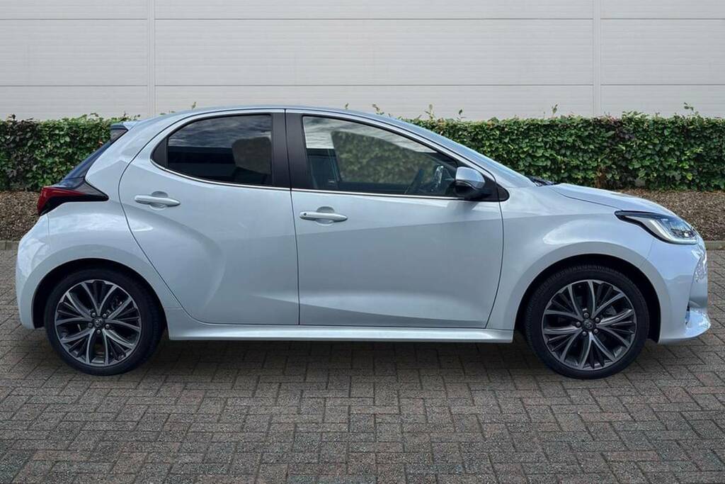 Toyota Yaris 1.5 Hybrid Excel Cvt FR23EVK White #4