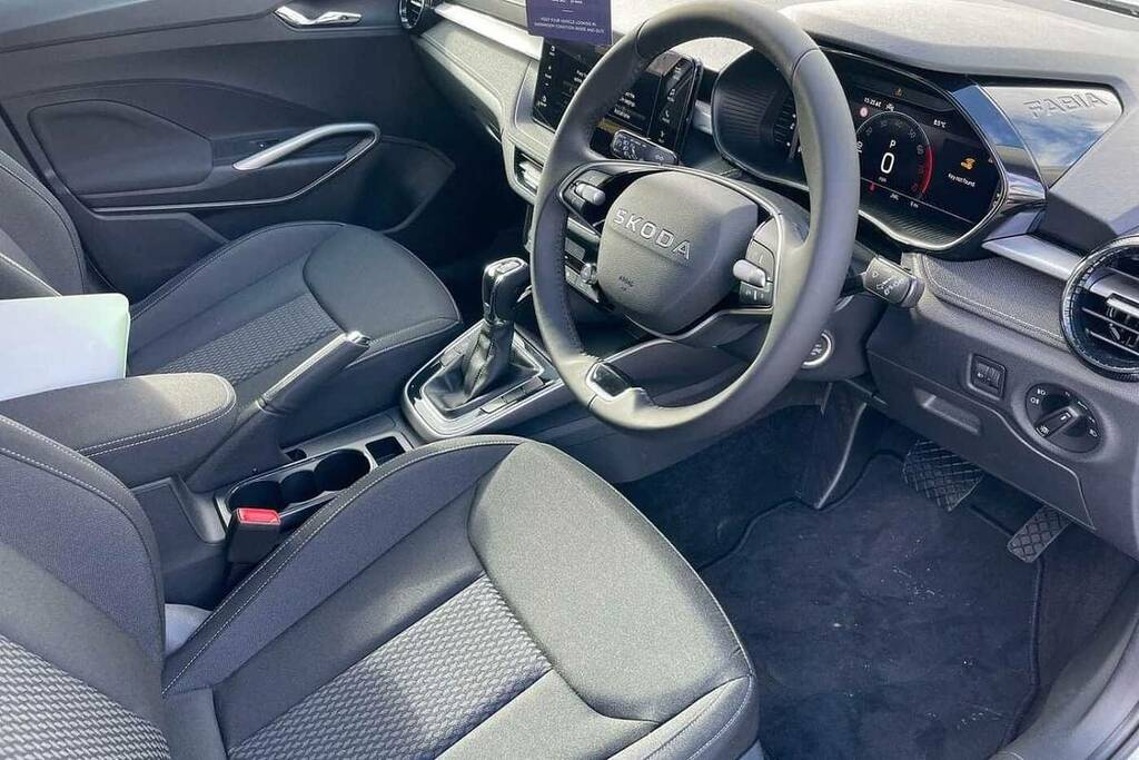 Skoda Fabia 1.5 Tsi 150 Se L Edition Dsg BK26VZG White #6
