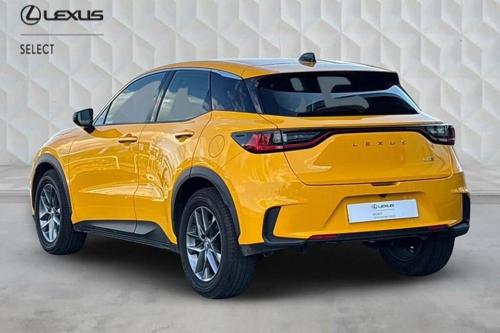 Lexus LBX 1.5 Urban E-cvt WN25CVZ Yellow #2