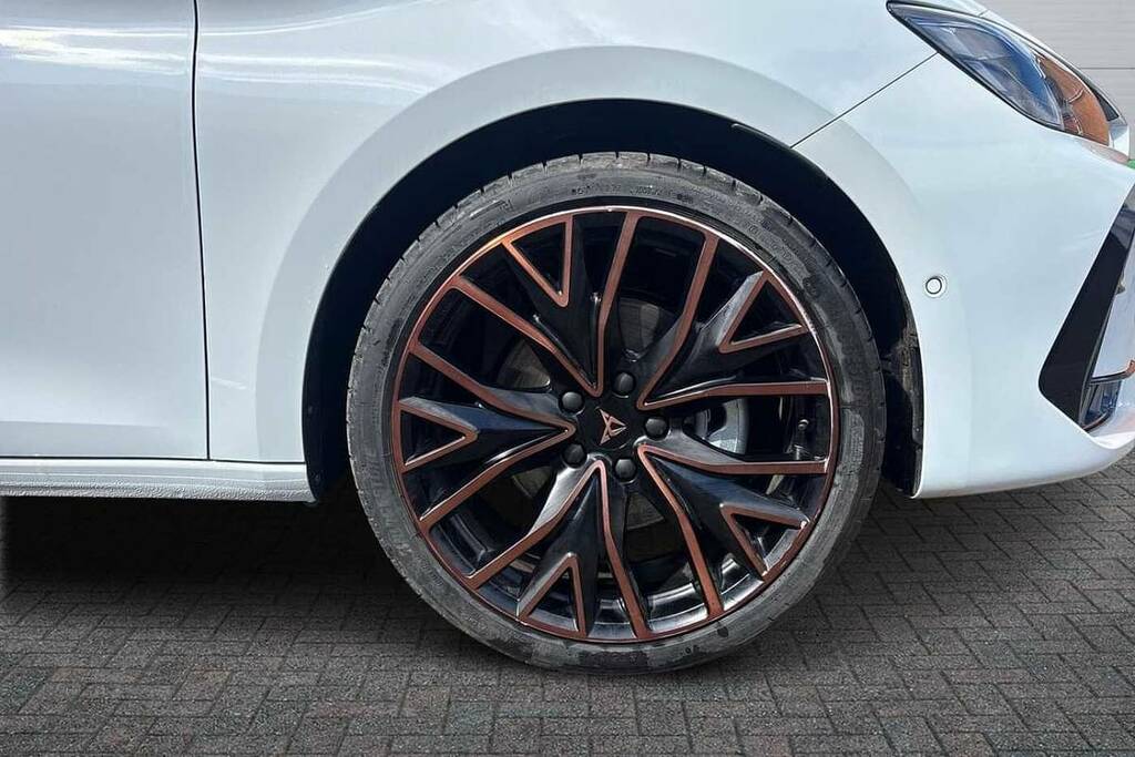 Cupra Leon 1.5 Ehybrid 204 V3 Dsg VK26KOB White #5