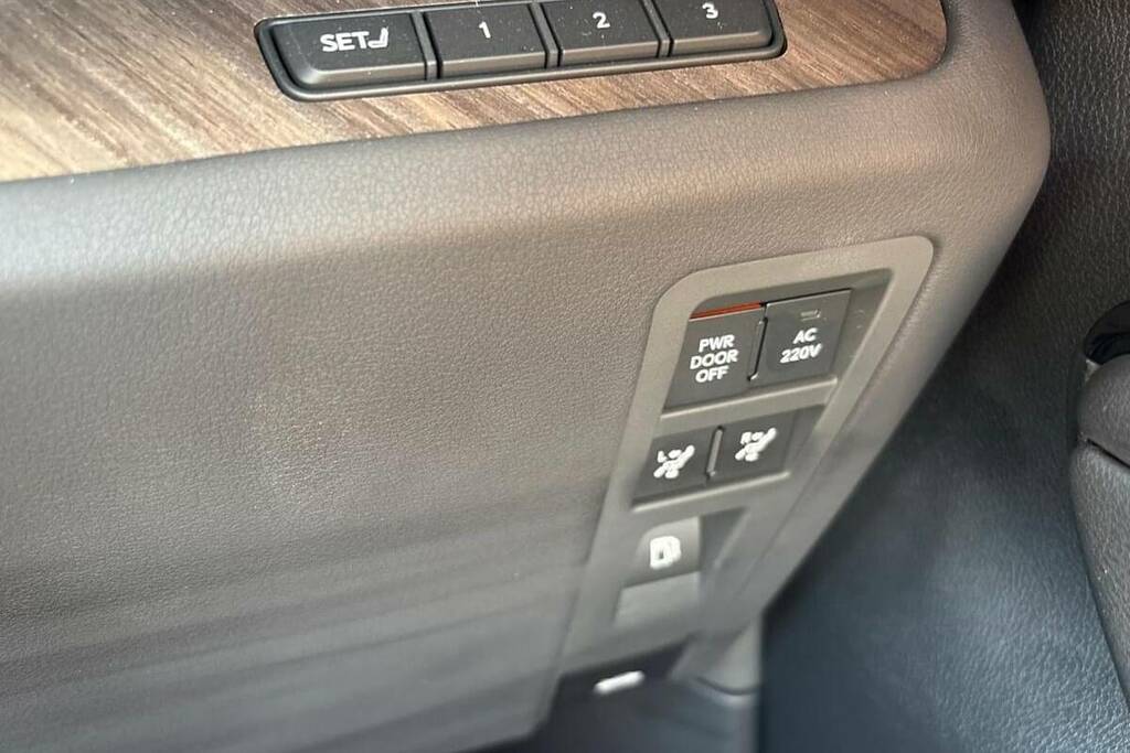 Lexus LM 350H 2.5 E-cvt Black #14