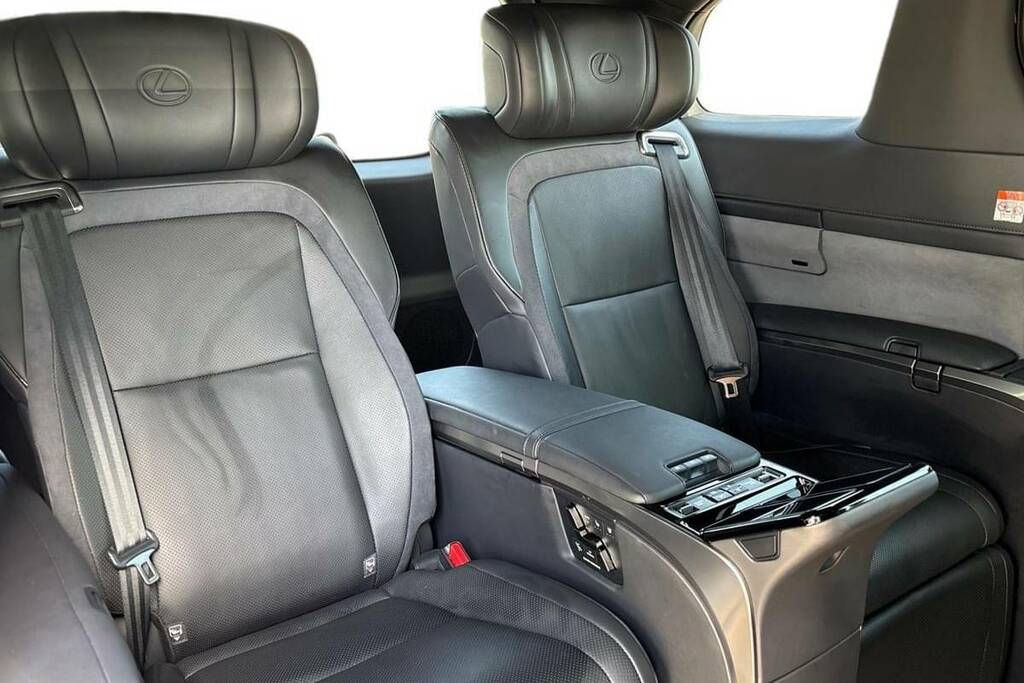 Lexus LM 350H 2.5 E-cvt Black #9