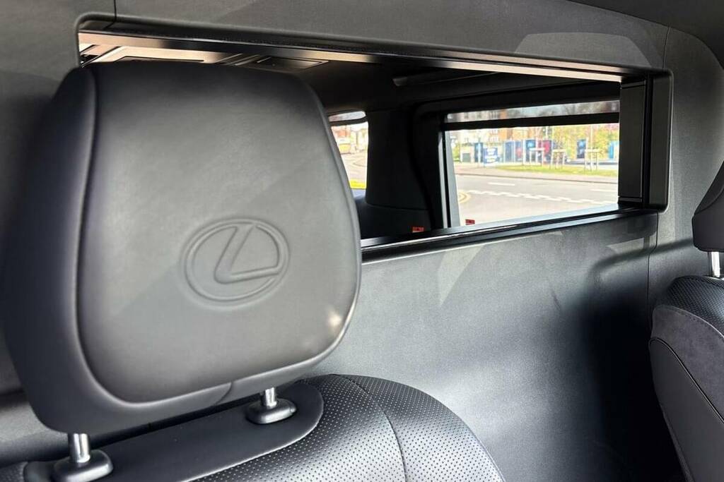 Lexus LM 350H 2.5 E-cvt Black #17