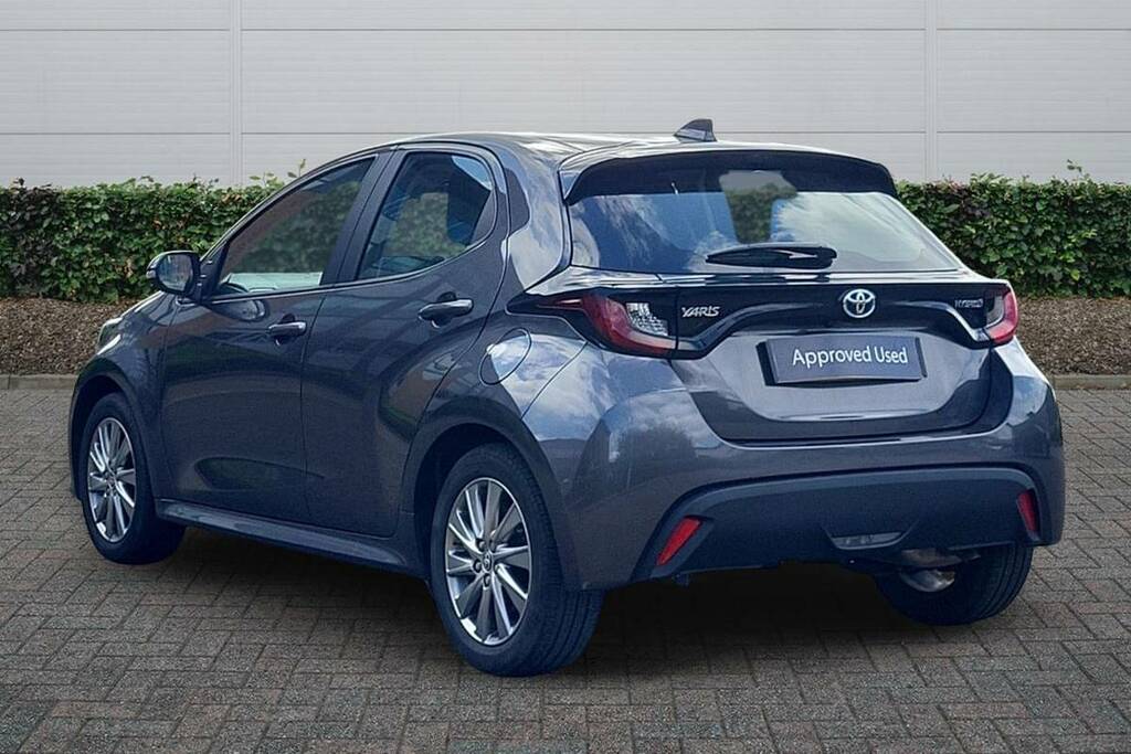 Toyota Yaris 1.5 Hybrid Icon Cvt KV73JZR Grey #2
