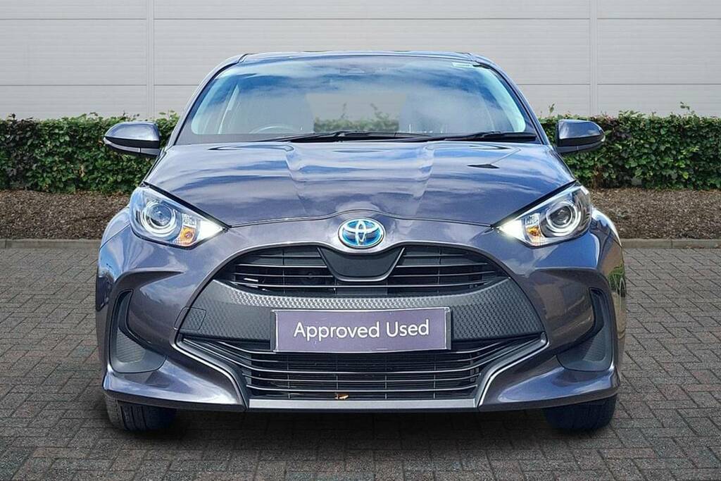 Toyota Yaris 1.5 Hybrid Icon Cvt KV73JZR Grey #3