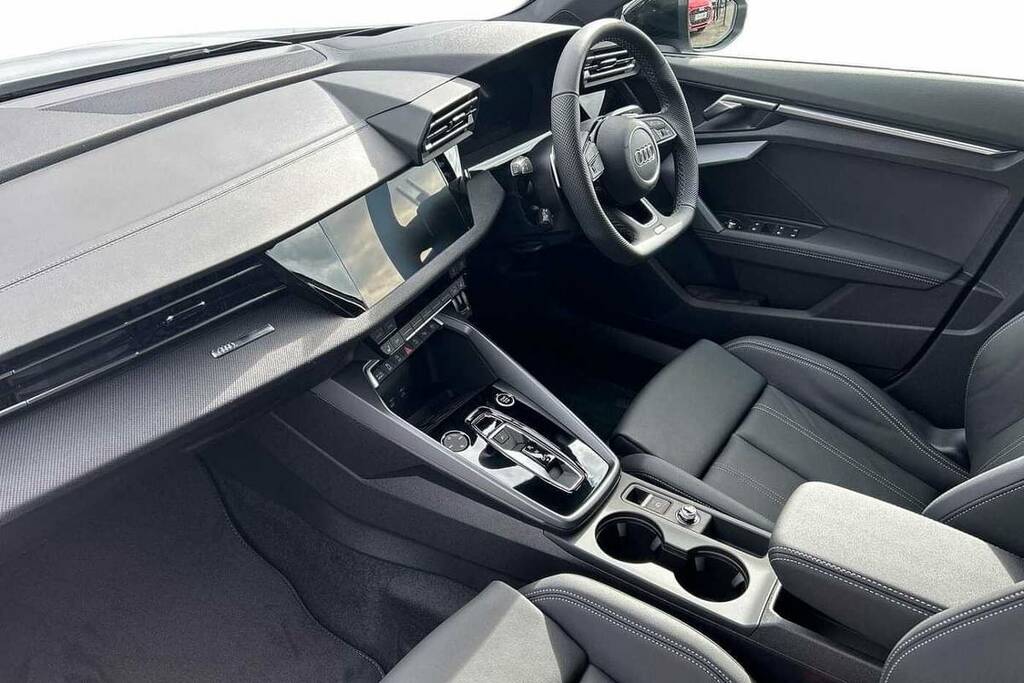 Audi A3 1.5 Tfsi 150 Black Edition S Tronic VO26FKU White #2