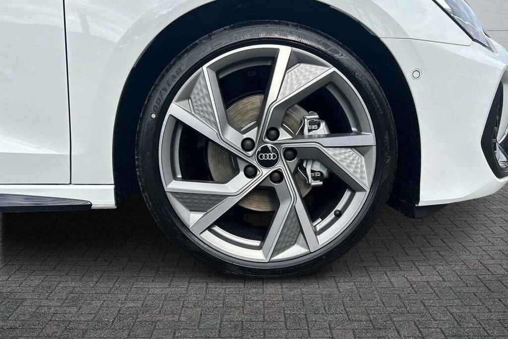Audi A3 1.5 Tfsi 150 Black Edition S Tronic VO26FKU White #5