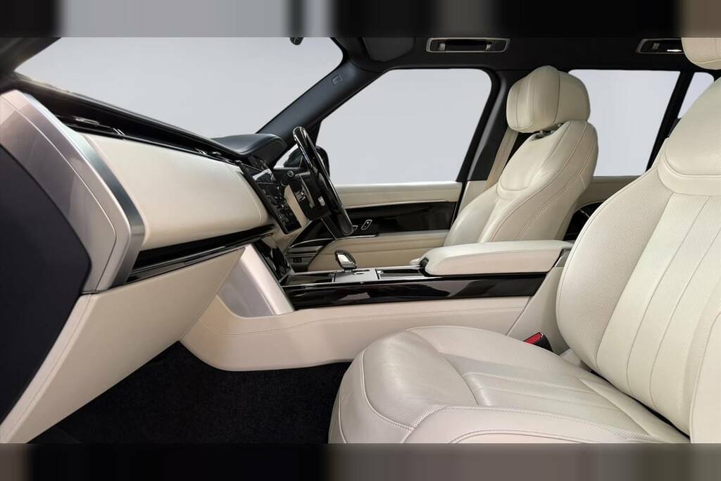 Land Rover Range Rover 3.0 D300 BT73WHK Black #3