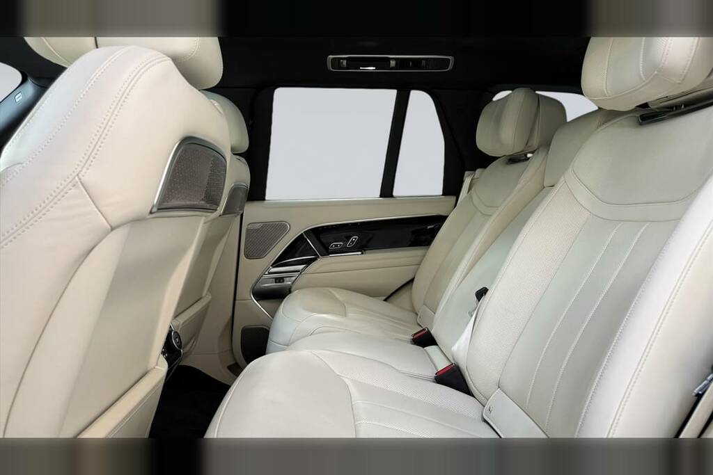Land Rover Range Rover 3.0 D300 BT73WHK Black #4