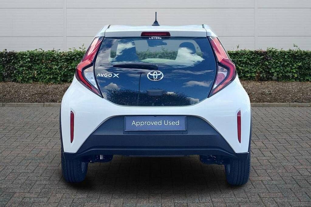 Toyota Aygo X 1.0 Vvt-i Pure White #4