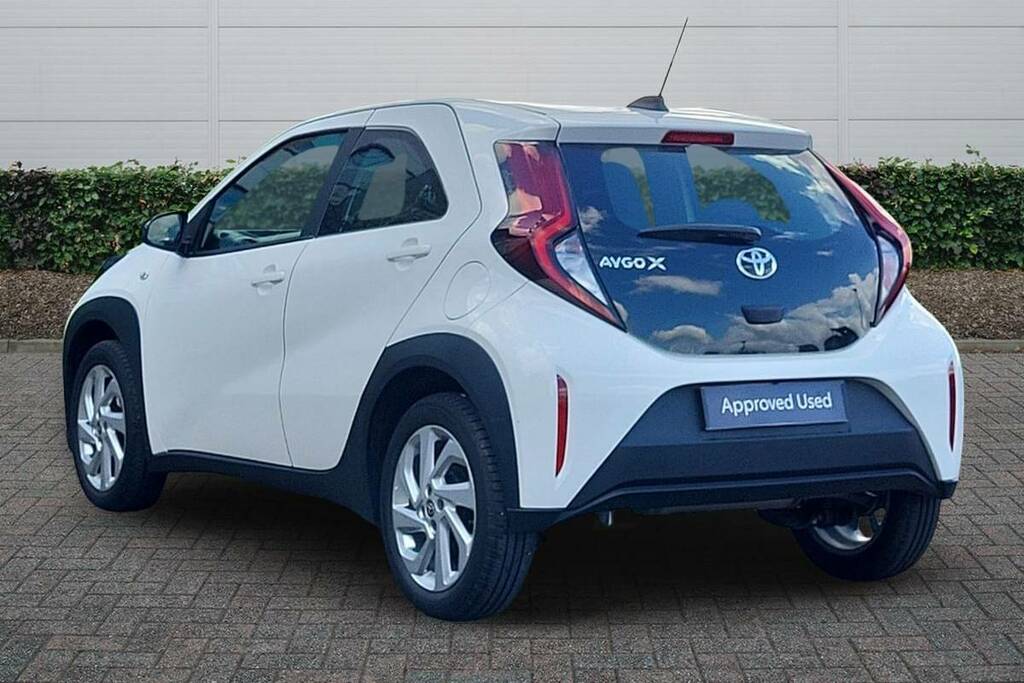 Toyota Aygo X 1.0 Vvt-i Pure White #2