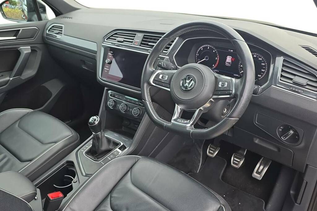 Volkswagen Tiguan 2.0 Tdi 150 R-line Black #4