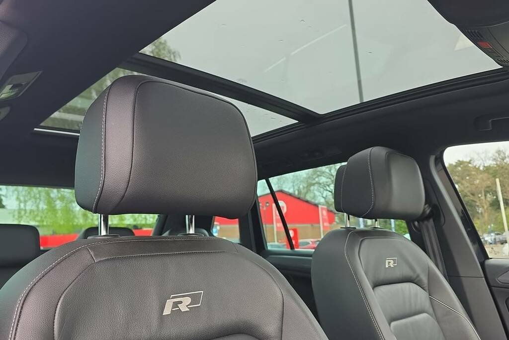 Volkswagen Tiguan 2.0 Tdi 150 R-line Black #5