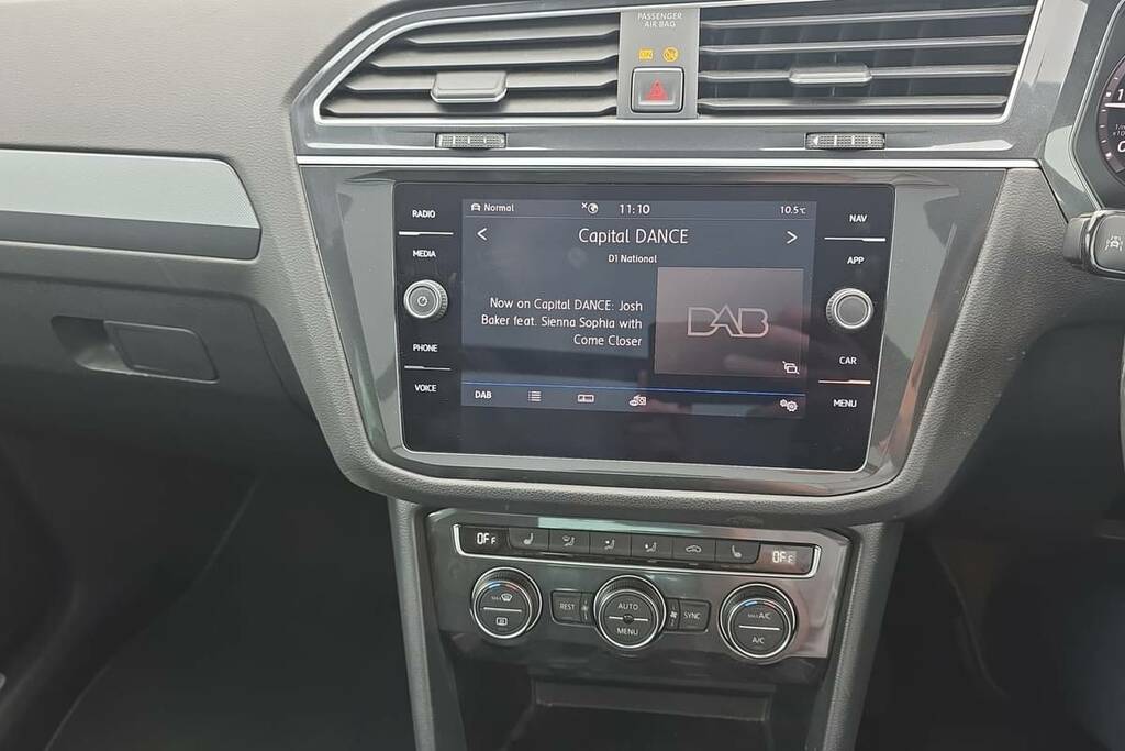 Volkswagen Tiguan 2.0 Tdi 150 R-line Black #3