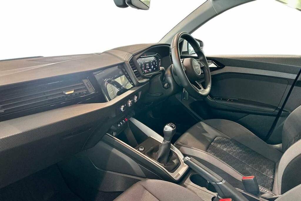 Audi A1 30 Tfsi 110 Sport BG24HGF White #2