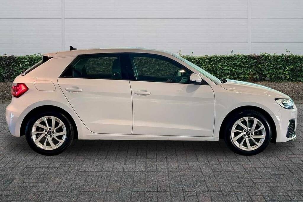 Audi A1 30 Tfsi 110 Sport BG24HGF White #4