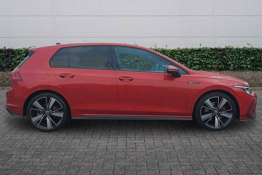 Volkswagen Golf 2.0 Tdi 200 Gtd Dsg YH21ZYC Red #4