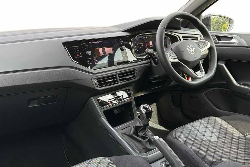 Volkswagen Polo 1.0 Tsi R-line FG26XSF Black #2