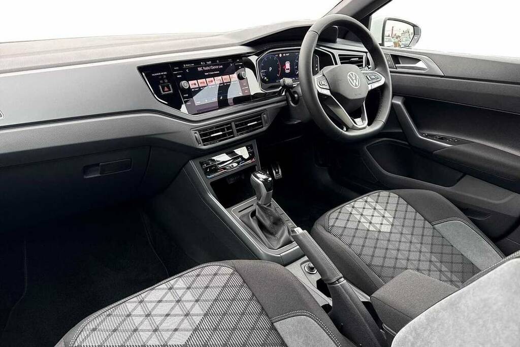 Volkswagen Polo 1.0 Tsi 115 R-line Dsg VX26ZBW White #2